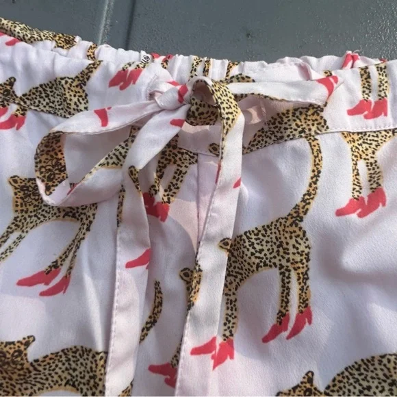 Bouffants & Broken Hearts Cheetah Pajama Set Size Medium Pockets Drawstring Pink - Picture 8 of 11
